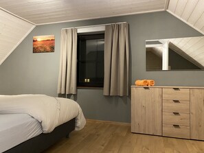 5 Schlafzimmer, BĂŒgeleisen/BĂŒgelbrett, WLAN, BettwĂ€sche