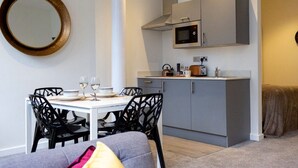 Private kitchen - Dream Apartments Teesside (Middlesbrough)