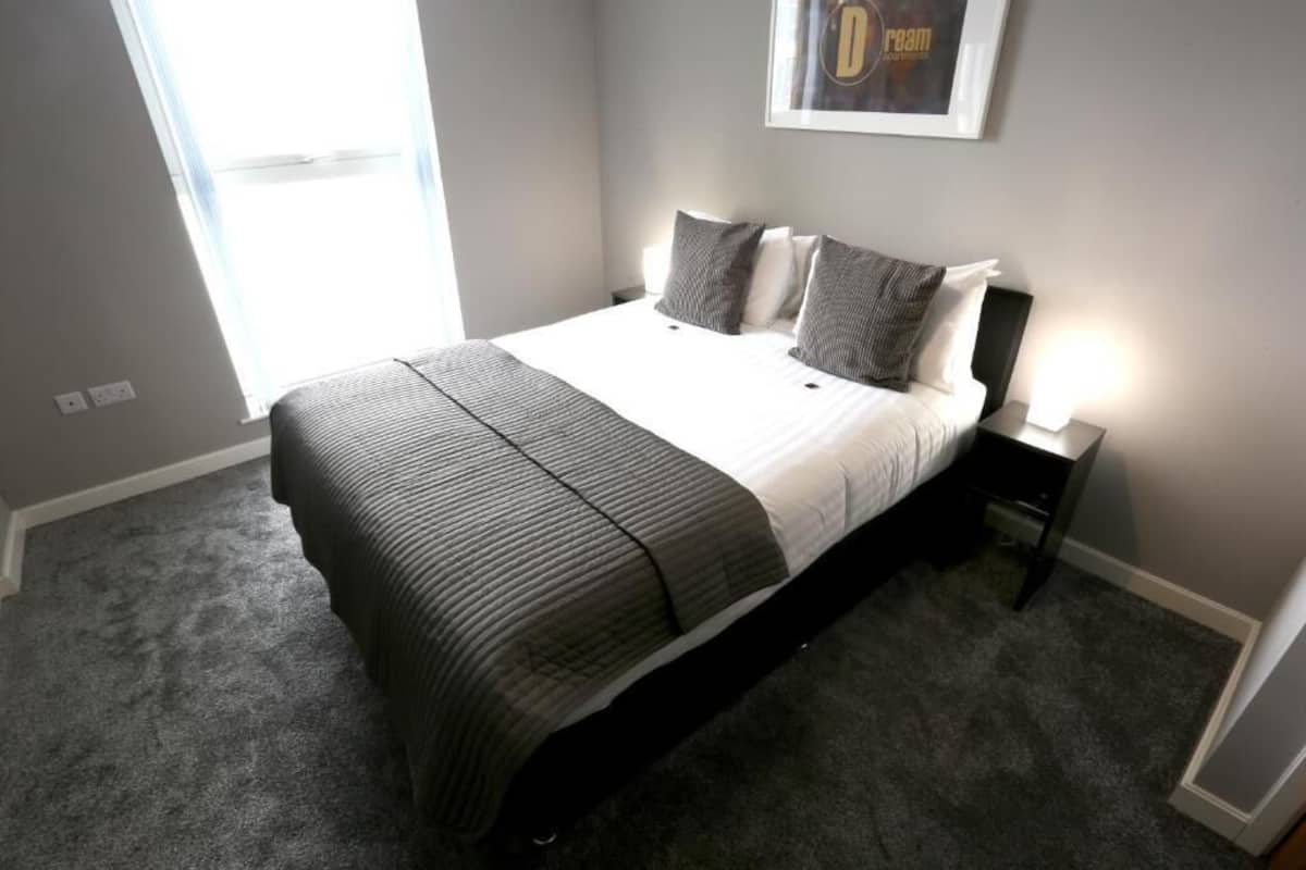 Apartamento premium | Ferros/tábuas de passar roupa, Wi-Fi de cortesia, roupa de cama
