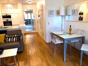 Dining - L'appartement Grenelle (Paris)