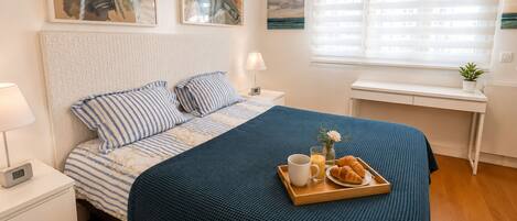1 dormitorio, escritorio, tabla de planchar con plancha y wifi gratis