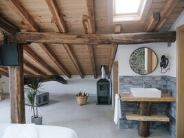 独特客房 (Eguzkia) | 防过敏的被褥、羽绒被、记忆海绵床垫、客房内保险箱