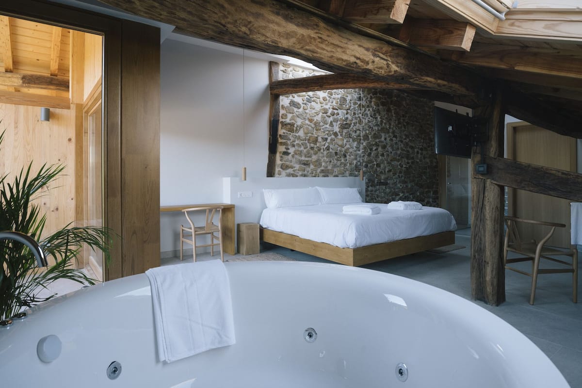 Deluxe Room | Hypo-allergenic bedding, down duvets, memory-foam beds, in-room safe