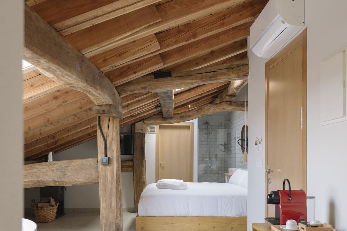 Junior Suite Room | Hypo-allergenic bedding, down duvets, memory-foam beds, in-room safe