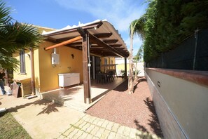 Outdoor dining - Sicily holiday house 2020 season (Campofelice di Roccella)