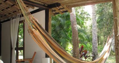 The Lion Cottage - Studio Uno - Charmante Suite in einem gemütlichen tropischen Garten