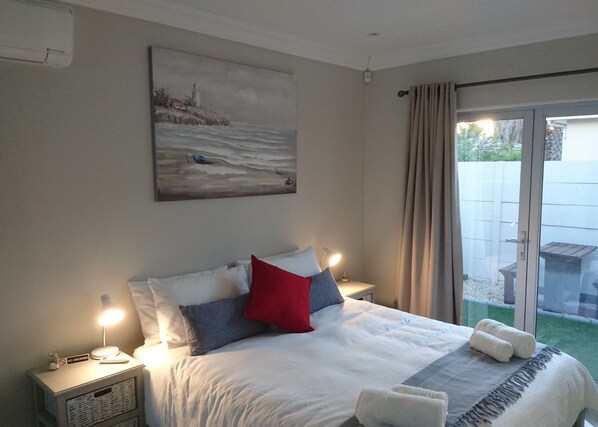 1 bedroom, WiFi - Hamilton Garden Suite 1, close to Blouberg Beach (Parklands)