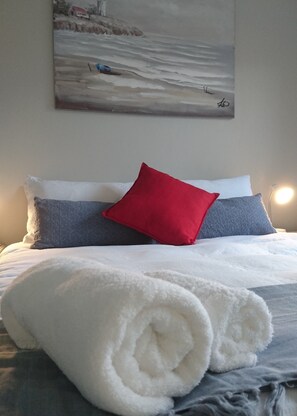 1 bedroom, WiFi - Hamilton Garden Suite 1, close to Blouberg Beach (Parklands)
