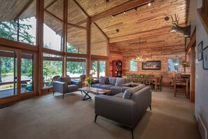 TV, fireplace, ping pong