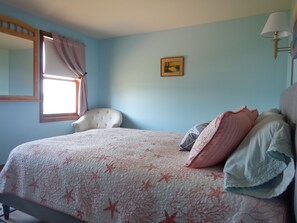4 bedrooms, in-room safe, iron/ironing board, free WiFi