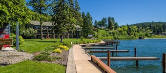 Condo w/fireplace, private patio, A/C - One of a Kind Marina Cay Estates Condo