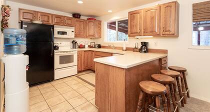 Stay Montana: encantadora cabaña remodelada con vista al lago Echo