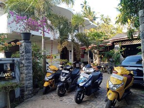 Front of property - AWON Hotel (Mirissa)