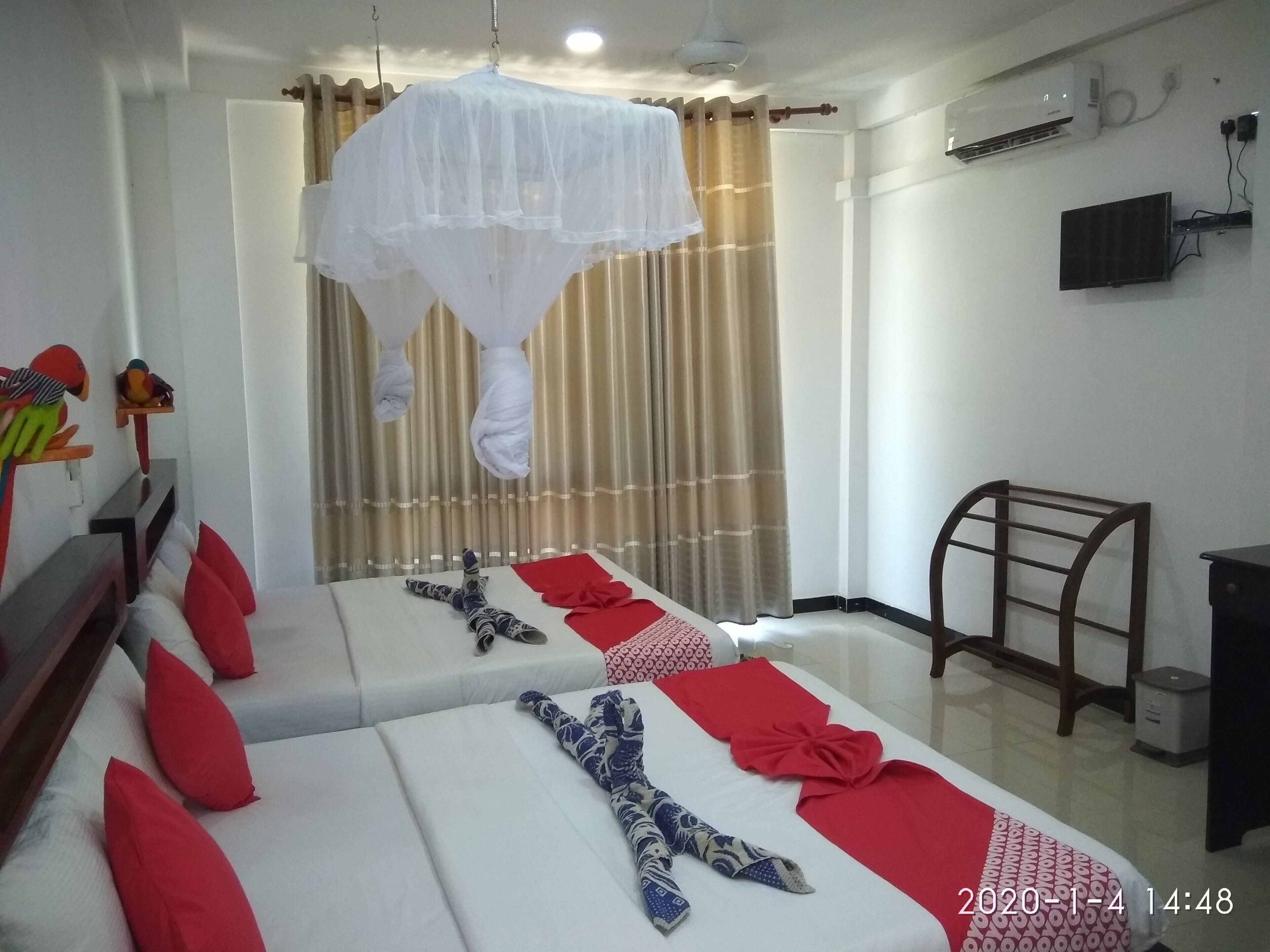 Family Twin Room | Living area