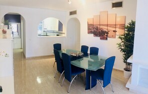 TV - Playamar - Exclusive Beach Apartment With Pool, Tennis and Wifi (Torremolinos)