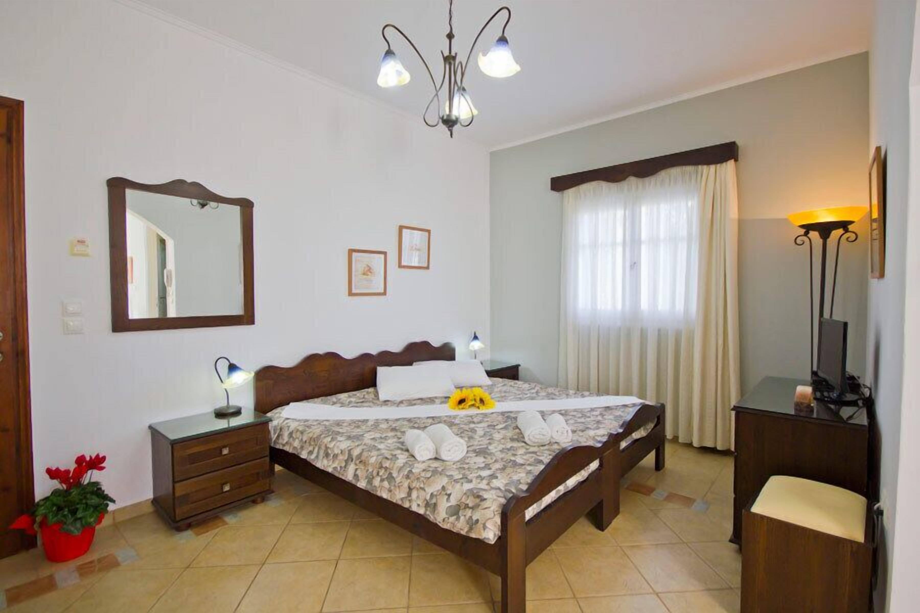 Caja de seguridad en la habitación, wifi gratis y ropa de cama 