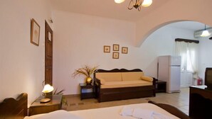 Studio, Sea View | In-room safe, free WiFi, bed sheets - Nikos Sea view apts Milos (Milos)