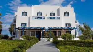 Exterior - Nikos Sea view apts Milos (Milos)