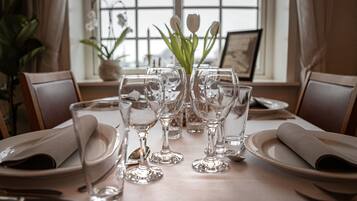 Breakfast, lunch and dinner served