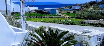Nicos Studios & Apartments