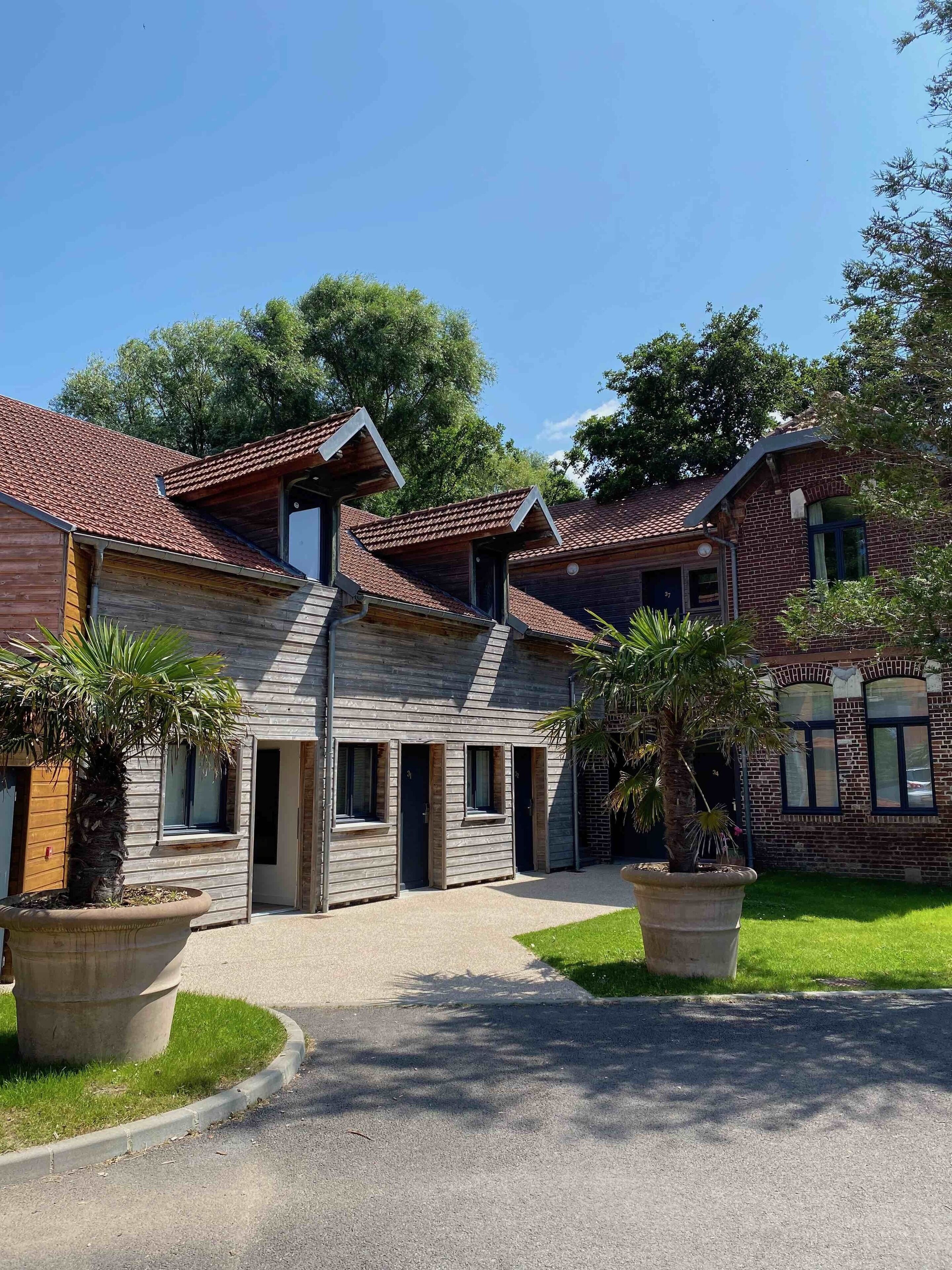 1 bedroom, premium bedding, desk, laptop workspace