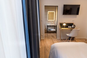 Chambre Double Supérieure | Literie de qualité supérieure, bureau