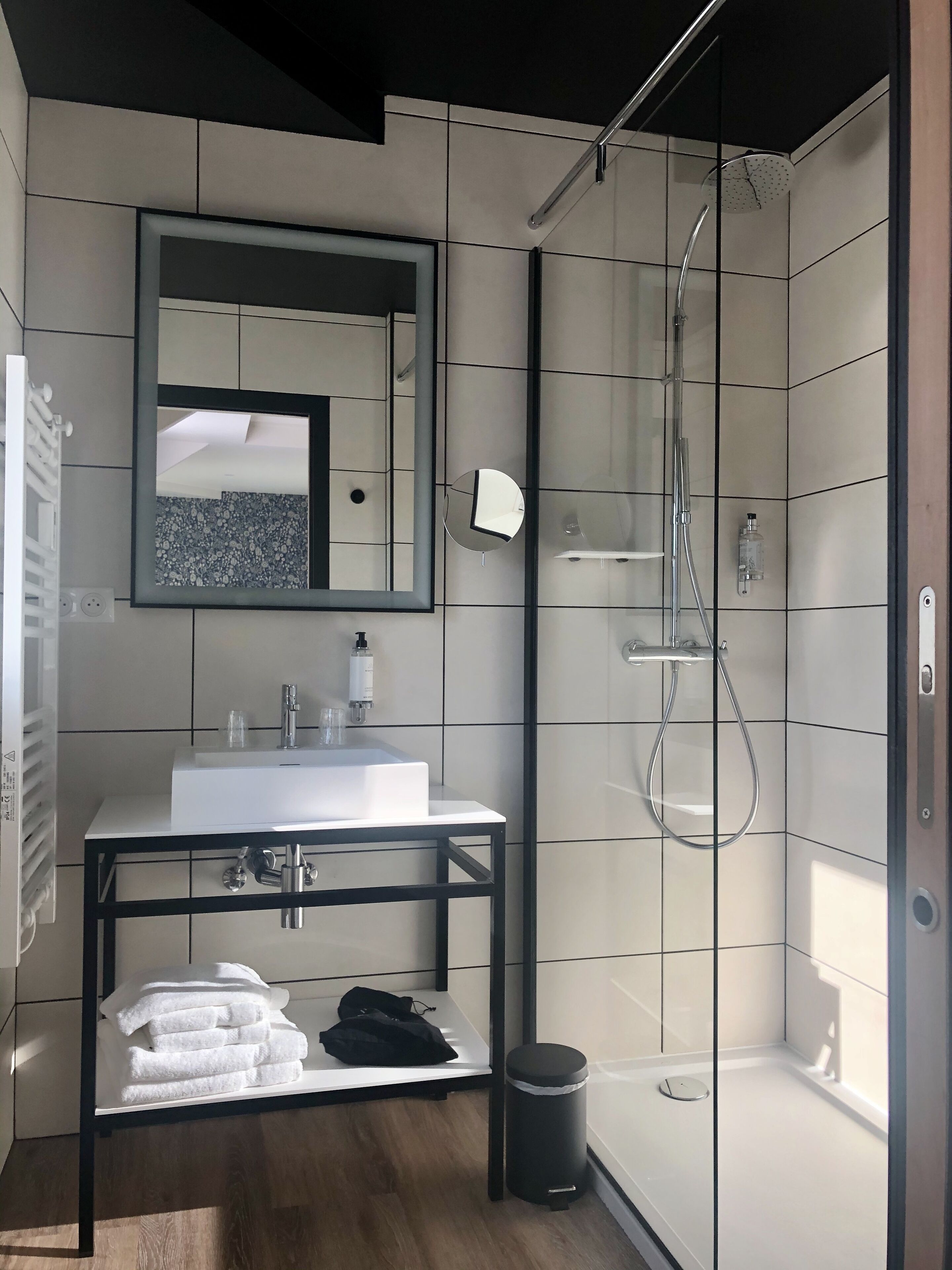 suite | bathroom | shower, hair dryer, towels, soap