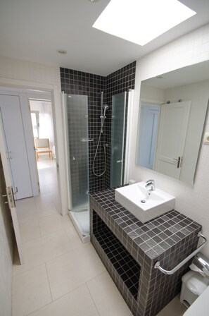 Bathroom - Beachfront Apartment at the San Agustin Beach (San Bartolomé de Tirajana)