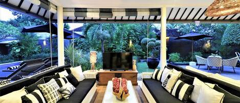 Vila, 4 kamar tidur | Ruang keluarga | TV LCD