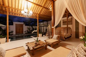 Villa, 4 Bedrooms | Living area