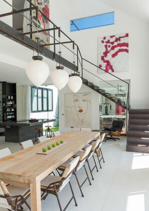 Villa, 3 Bedrooms | In-room dining