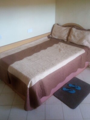 Phòng đơn | Bàn, truy cập Internet không dây miễn phí, bộ trải giường 