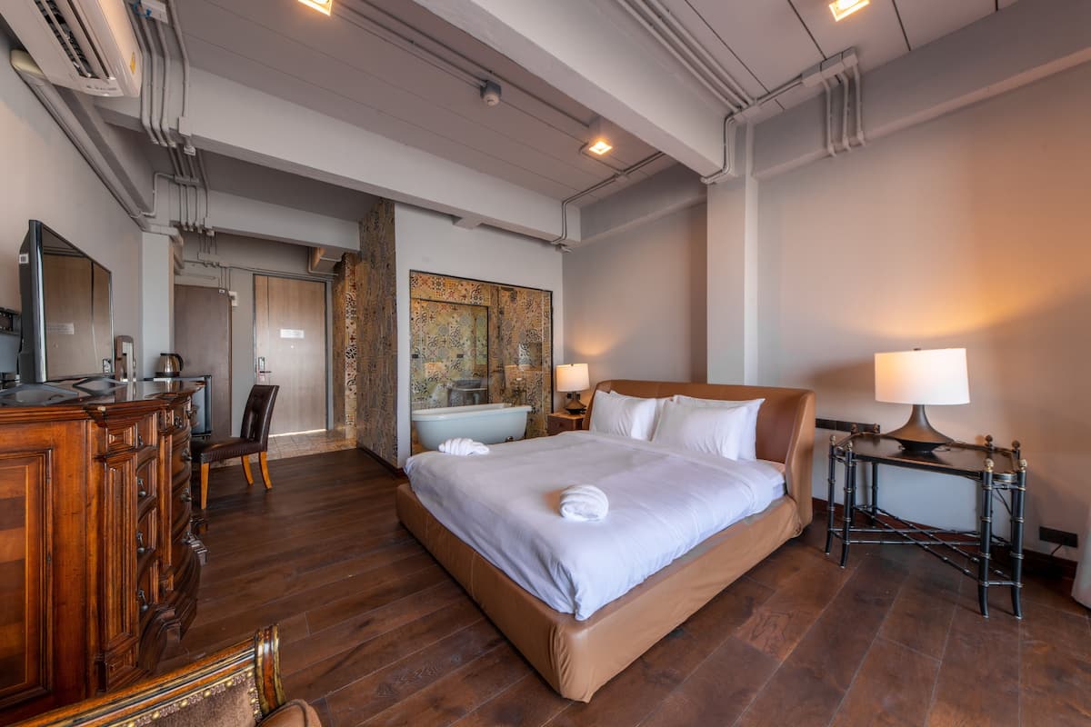 Classic Double with Balcony and Sea View | ミニバー、セーフティボックス (室内)、WiFi (無料)、ベッドシーツ