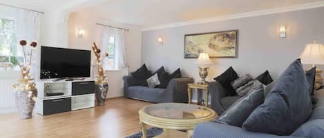 House | Living area | 30-inch TV with satellite channels