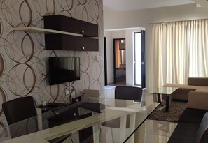 Kamar Single Standar | Ruang keluarga | TV LED dan film berbayar