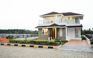 Exterior - White Mist by Happy Retreats (Devanahalli)