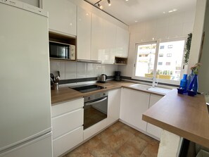 Fridge, microwave, oven, stovetop - Penthouse in the center of Fuengirola (Fuengirola)