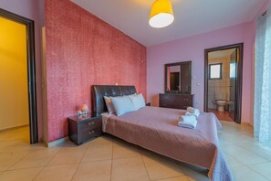 3 bedrooms, soundproofing, iron/ironing board, free WiFi