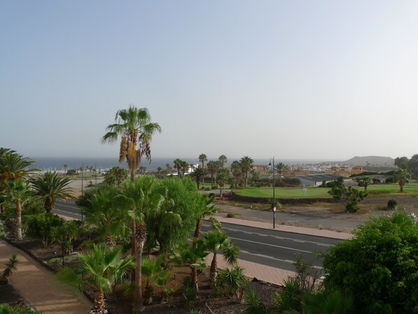 Property grounds - Amarilla Golf 1 Bed Apt Free Wifi, Stunning Sea, Golf, Marina and Mountain Views (San Miguel de Abona)