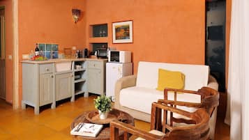 Family Cabin | In-room dining