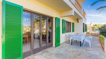 Tempat makan outdoor