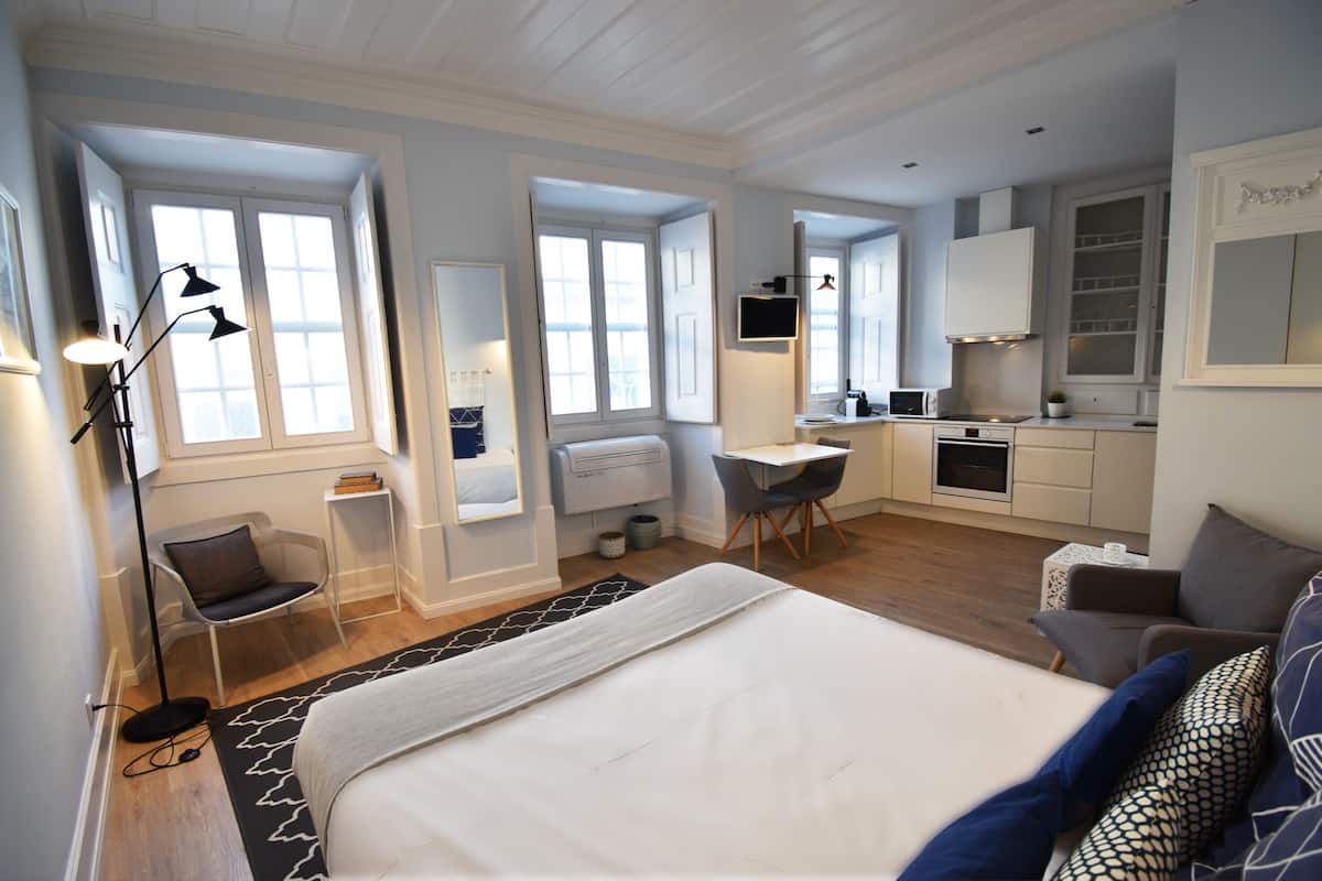 Deluxe-stúdíósvíta | 1 svefnherbergi, rúm með memory foam dýnum, sérhannaðar innréttingar