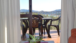 Maison, 2 chambres, fumeurs, balcon | Balcon