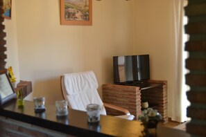 House, 2 Bedrooms, Smoking, Balcony | Living room - Accommodation Huetor (Vinuela)