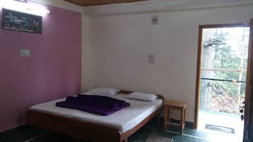 Deluxe Double Room | Iron/ironing board