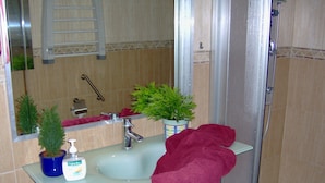 Apartment, 1 Bedroom, Smoking | Bathroom - Holiday Home to the Street With big Kitchen (Icod de los Vinos)