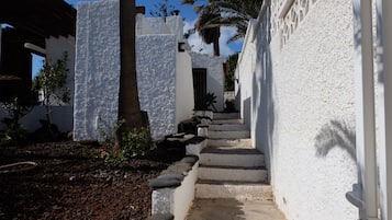 Bungalow, 2 Bedrooms, Smoking, Private Pool | Property entrance