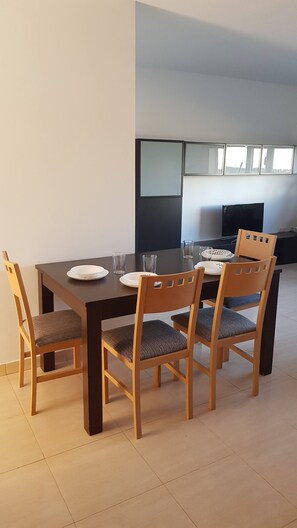 Appartement, 2 chambres | Restauration