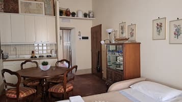 1 quarto, ferros/tábuas de passar roupa, Wi-Fi de cortesia