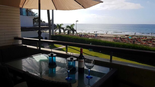 Balcony - Apartment on the First Line of the Beach of Las Burras With sea Views (San Bartolomé de Tirajana)